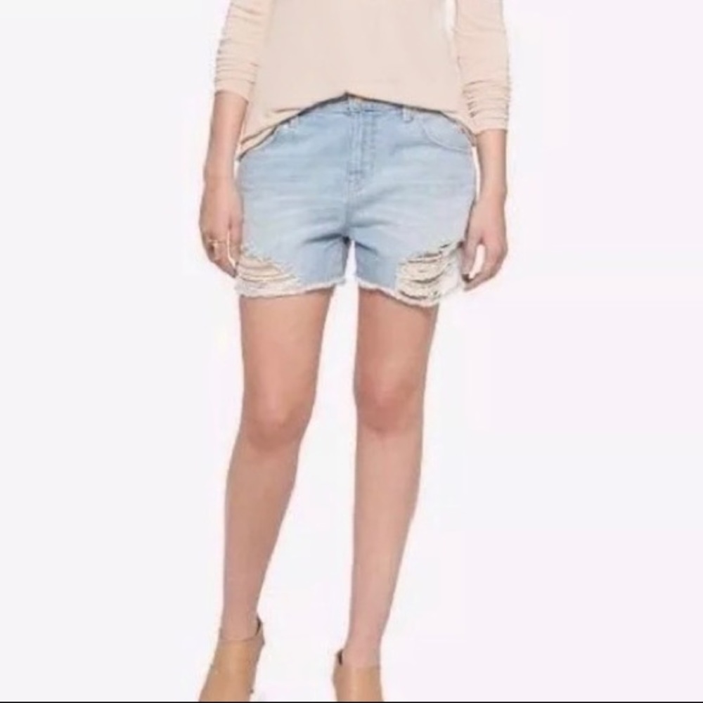 MOSSIMO | Women’s Distressed High Rise Boyfriend Midi Light Wash Jean Shorts EUC